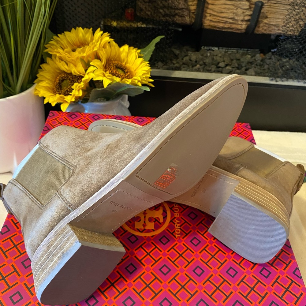 ✨NIB✨Tory Burch Suede Chelsea Ankle Boots - Picture 8 of 8